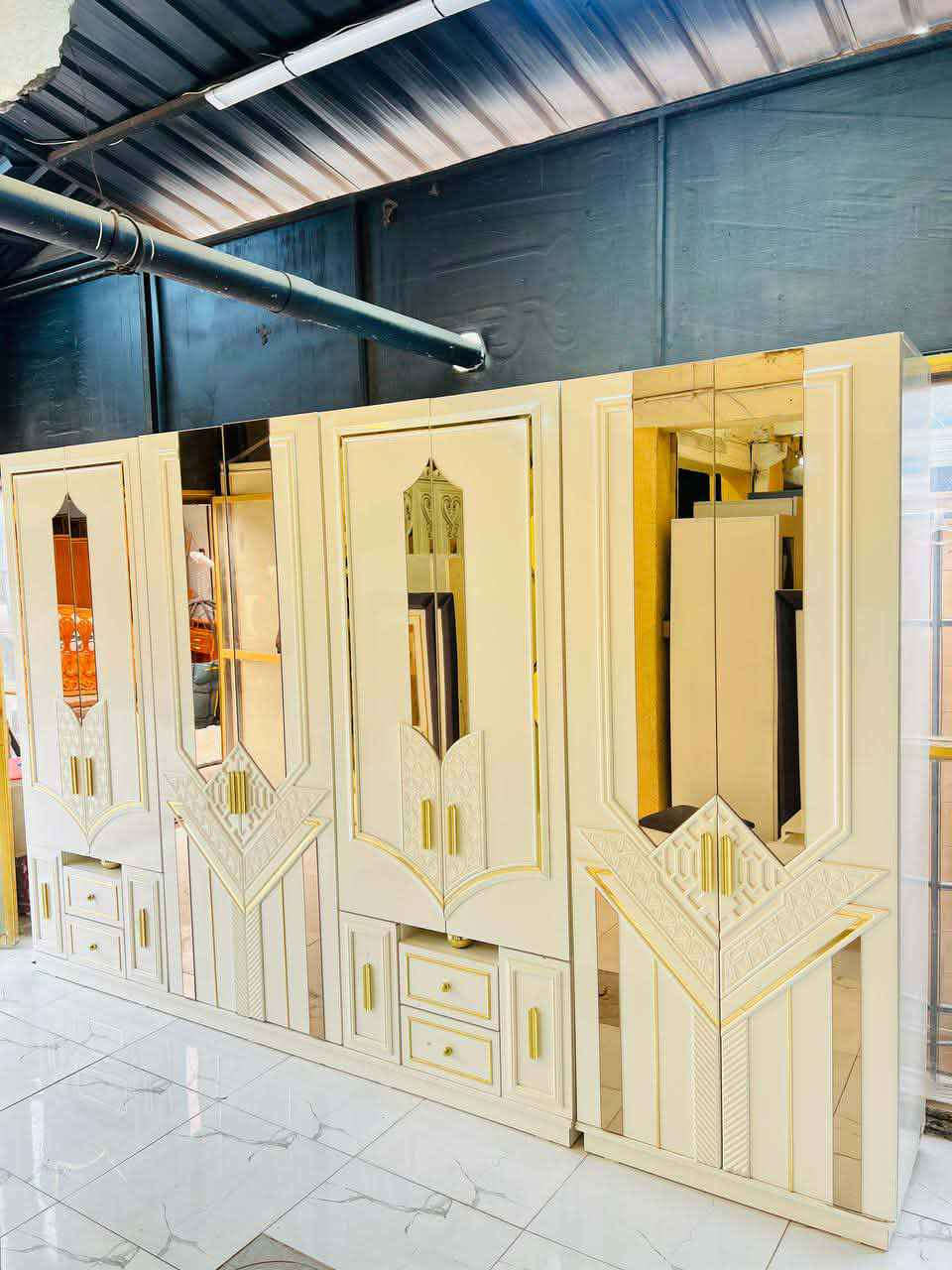 ‎يعني جمال وال اناقة 
فقط يم معرض انقرة 🇹🇷 
10 قطع كوالتي عالي صبغ حراري قماش وتر بروف تركي 
نضافة‎ بغداد, العراق


**إذا كنت صاحب هذا الإعلان وتريد حذفه لأي سبب، رجاءا أرسل رسالة إلى الدعم الفني**