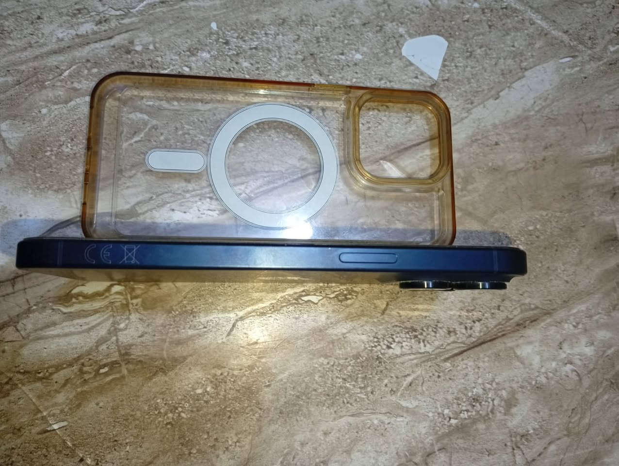 سلام عليكم 
آيفون 15برو ماكس شرق اوسط ذاكرة 256. عدد دورات الشحن 89 بطارية 98 تلفون جديد غراضة موجودة كامله كارتونة +كيبل شاحنة تلفون مصار هواي من اشتريته جديد بمعنى الكلمة سعرة مليون و200 وبي مجال بسيط 
***********
