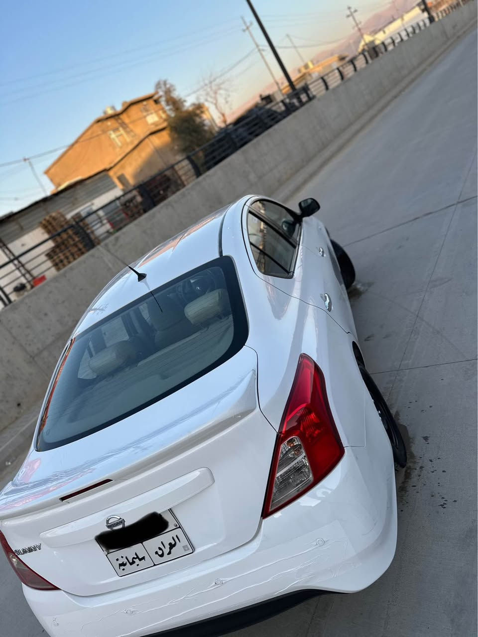 نیسان سنی ٢٠٢١ 
سەیارەیەکی زۆر جوانو تازە ماوەتەوە دەبڵ گێچ و یەدە نیکڵ باڵی سەر سندوق  حاسە  سوکان فۆلیۆم بلوتوس   دوو سویچی شەریکەی لەگەڵە  بە شەرتی تەحویل و خرامە  بە ناوی خۆمەوەیە  بە شەرتی گێڕو مەکینە برخوی با نەدراوە  بە شەرتی تەقە و رەقە سۆنەرەیم داناوە بێ بۆیاخە یەک پەڵە ساردی هەیە 
١١٣ گەڵاو مەجالێ کەم  
***********
*********** السليمانية, العراق
