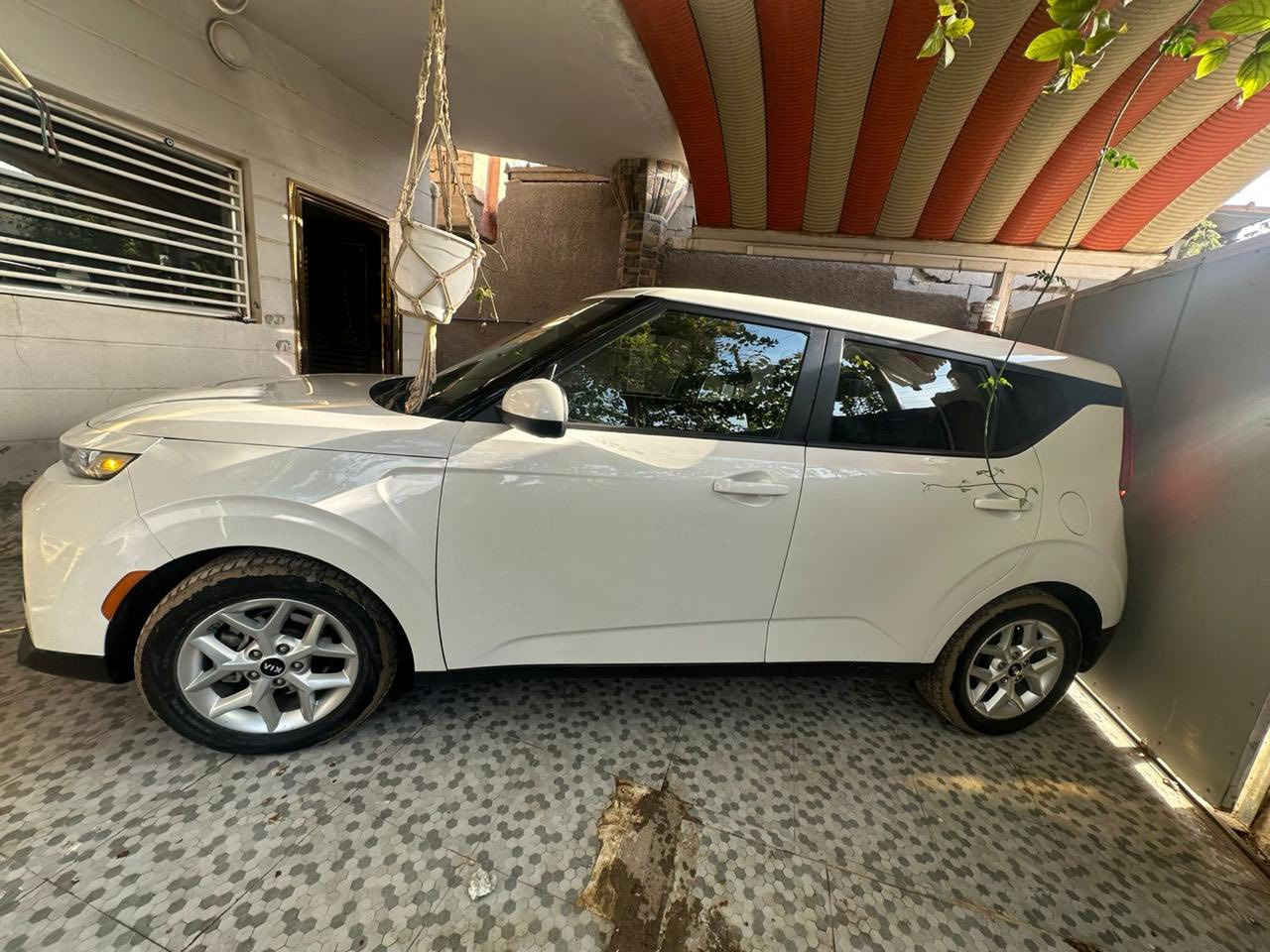 كيا صول 2021 s
موصفات ال s معروفه 
.شاشة
.تحديد مسار
.مانع تصادم 
.رادار امامي
.نظام تحديد النقاط العمياء
.كامره خلفيه
.مثبت سرعه
.السياره كل اضائته  led
.مدخل usb  عدد 2
. كشنات مخمل 
.نظام sport
 السياره وارد امريكي حادثه بسيط جاملغ وبنيد 

ممشى السياره ٥٩ الف فقط
رقم بابل 

 السعررررر  158

***********
