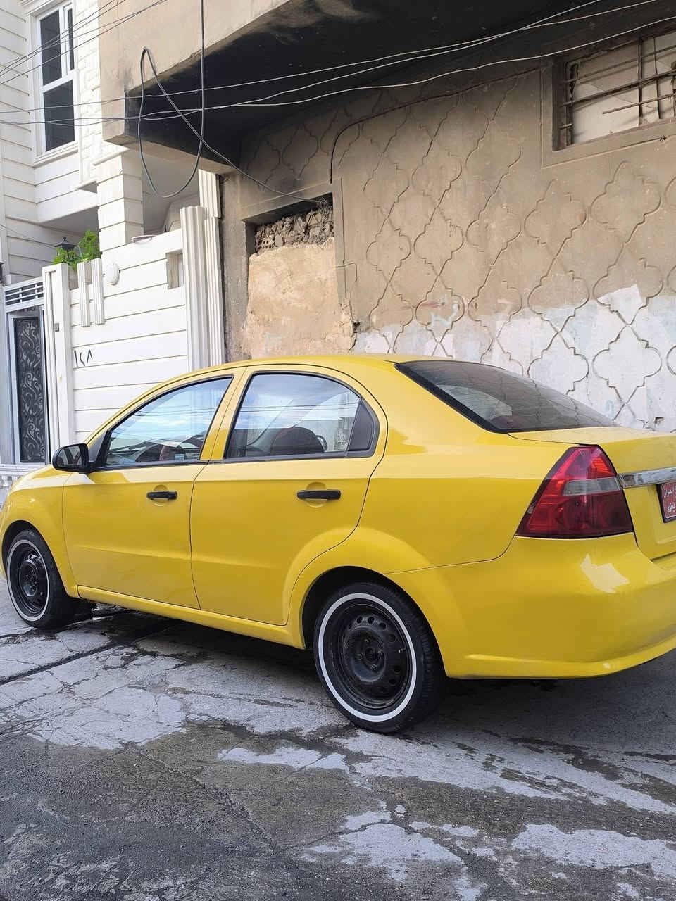 اڤيو 2009 للبيع فقط
سياره جديده 
🔹٠ صدر امامي خلفي كله جديد 
🔹٠ تخم تاير جديد خط ابيض
🔹مكينه وكير كله جديد فقط المكينه بيها بطل واني مامتفرغ اسوي
🔹٠ رقم نينوى احمر الهيئه والغرامات على صاحبها تأخذ صافي شرط التحويل  رقم الهاتف / ***********
