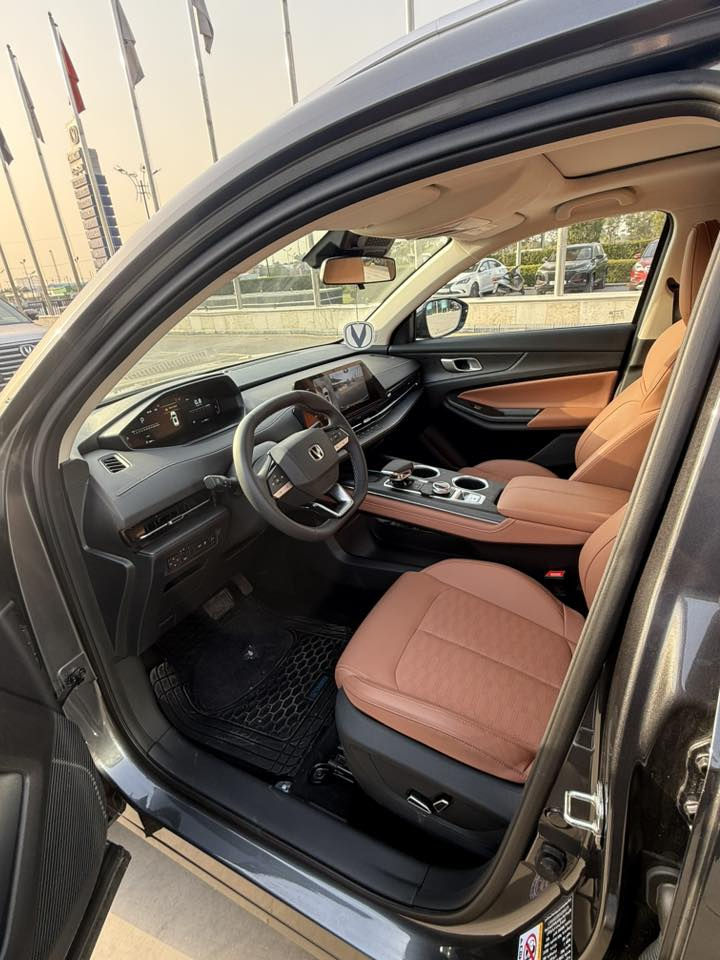 سلام عليكم
سيارة شانجان UNI-S موديل 2025 للبيع 

ماشية سيارة 1100 KM    (زيرو) 
المحرك 4 سلندر تيربو 1500 
185 حصان كير 7 سرعات 

السيارة اقتصادية و بانزين محسن و عادي 
(مواصفات السيارة)

🛑حجم الويل 19 
 🛑لايت led امامي و خلفي 
🛑فتحة سقف بانوراما 
🛑بصمة 
🛑مثبت سرعة 
🛑مرايا كهربائية 
🛑المقاعد جلد 
🛑رادار امامي و خلفي 
🛑360 درجة 
ABS🛑 
🛑مانع انزلاق 
🛑6 ايرباك 
🛑نضام الثبات الاكتروني 
🛑الحفاظ على المسار 
🛑تحذير الاصطدام الأمامي 

السيارة صار 3 أسابيع من اشتريتها السيارة جديدة  

🔴مكفولة كفالة عامة🔴
السعر 
(27 مليون)نقد بدون اقساط 

مكان السيارة بغداد زيونة
للتواصل 
***********
