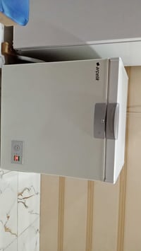 مجمدة تركية 10 قدم شغاله فيها عطل بسيط للبيع 07802582667