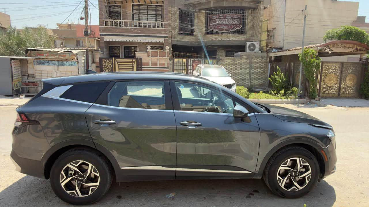 السلام عليكم
سبورتج 2023 أمريكي
محرك 2400 GDI
ماشيه 65 km
مواصفات عادي
تبريد قطعتين
لايت زنون
رادار امامي وخلفي وباقي
سياره بأسمي تحويل ثاني يوم
مكان سياره بغداد / البلديات
السعر 185 وبيه مجال
علما اني مكلف بلنشر
للاتصال :***********

