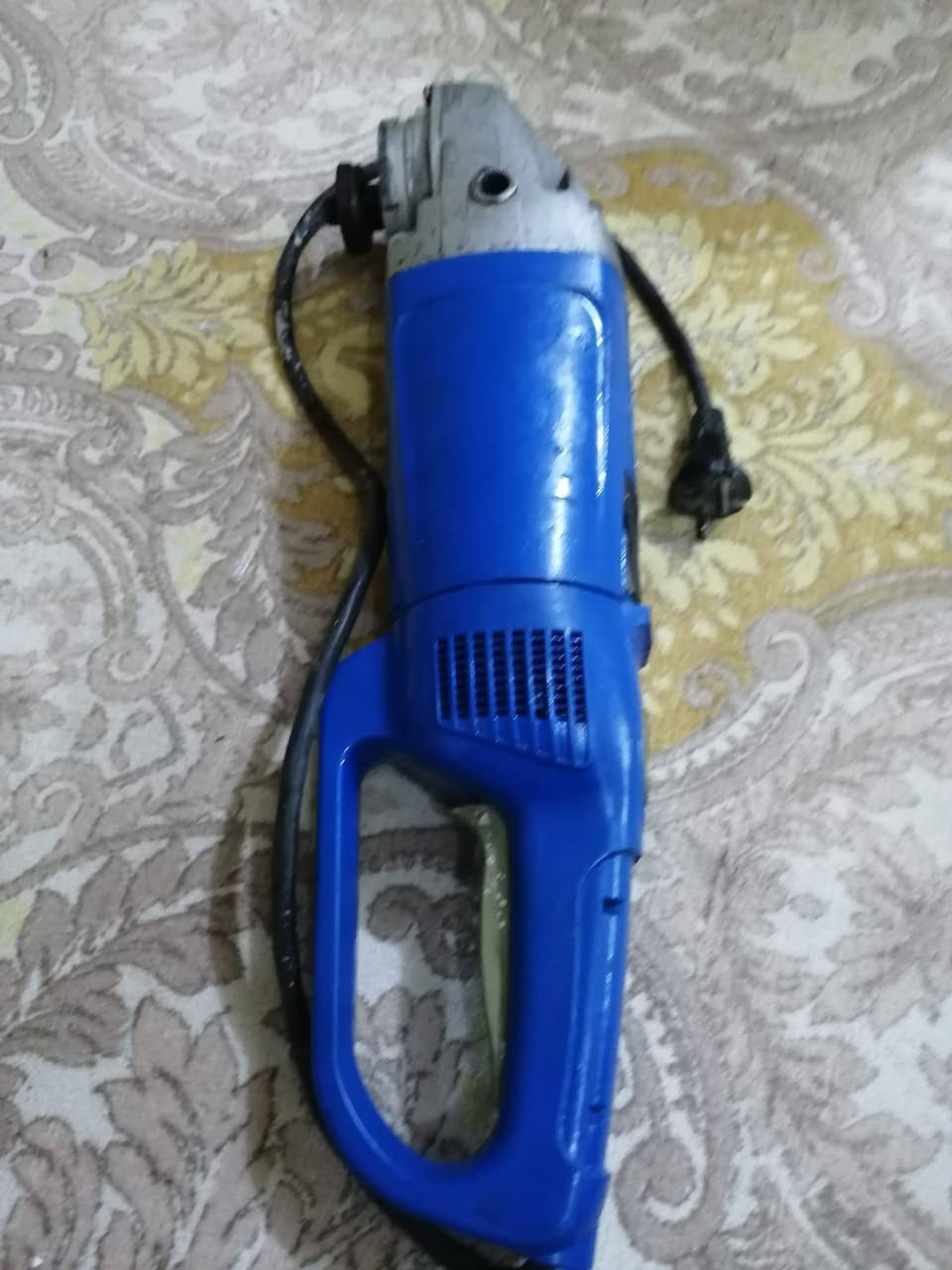 السلام عليكم
كوسره حجم كبير 
 2350  واط 
6000 دوره في الدقيقة 
للاستفسار الاتصال ع الرقم 
***********
