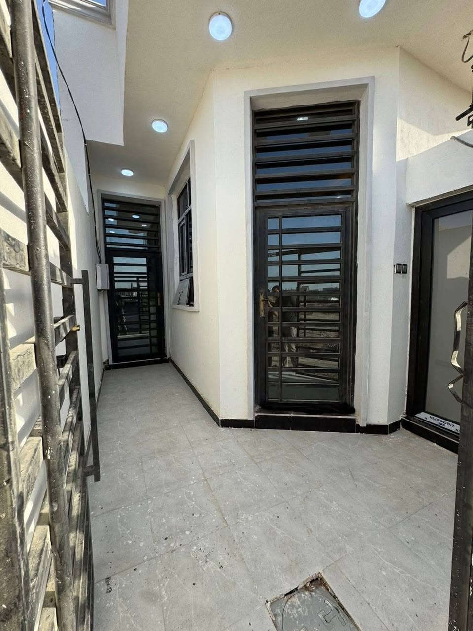 ⭕ بيت للبيع طابو زراعي سند 25 )(مشمول تطويب خدمات تبليط_)
⭕️المساحة 100
⭕️العنوان الدار  / التقية الثالثة _مقابيل مجمع الروان النموذجي 
⭕️بناء البيت 2025
⭕️بناء  مسلح 
—————————————
           تـــفـــاصـــيـــل الـــدار 
(كونكريت مسلح )
⚜️ غرفة
⚜️صالة 
⚜️استقبال
⚜️مطبخ 
⚜️مجاميع صحية 
⚜️طارمة  
ــــــــــــــــــــــــــــــــــــــــــــــــ

للأستفسار أتصال*********** واتساب
