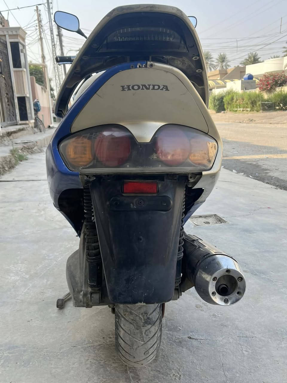 فورزه 06 للبيع نكره سلف او مراوس بس يرادلها ترتيبات نقص فج خلفي العنوان المقدادية الرقم *********** السعر 300 وبيها مجال
