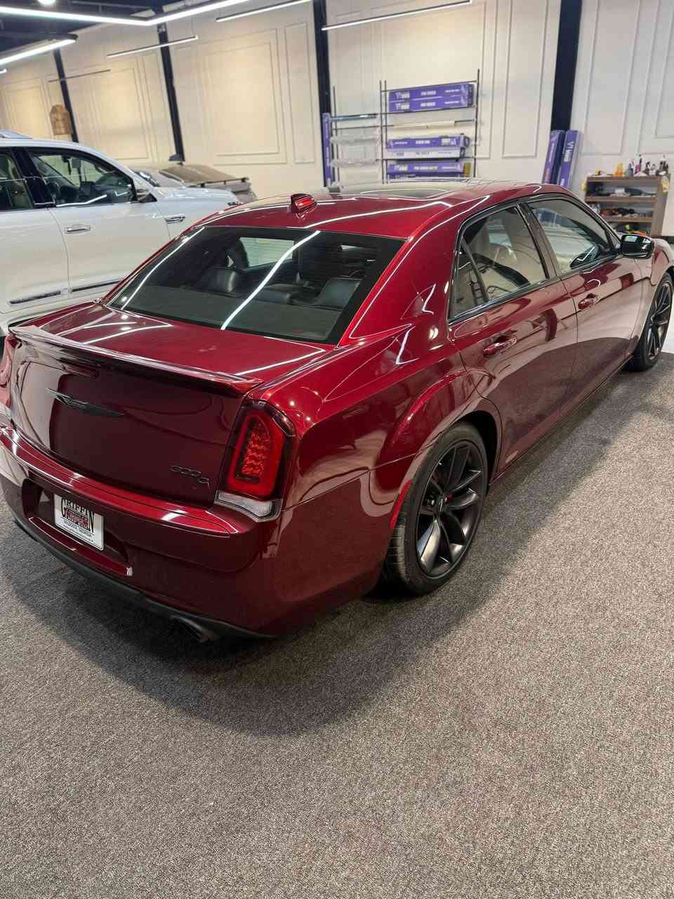 كرايسلر C300 . SRT  LAST CALL.  2023  فول 1/1 
 مكينه : 6400  . مكان السياره بغداد اي ستفسار الاتصال بيع او مراوس بجارجر 
مواصفات :_                 
✓ بنراما 
✓ رادار امامي           
✓ رادار جانبي 
✓ سستم صوت هارمن كاردن 
✓ كشنات تدفئه وتبريد 
✓ نقطه عمياء + ترحيب 
✓ اكواب تدفئه وتبريد 
✓ كشنات خزن ميموري 
✓ ستيرن كهرباء 
✓ لايت امامي متحرك 
✓ دشوبل كاربون فايبر 
✓ اشاير بل مري 
وباقي المواصفات معروفه فول 1/1 🔒

مكان السياره بغداد  بدون رقم تترقم جميع المحافضات  . ماشيه8 الف  فقط كله عله وضع الشركه ونضافته 100% 
حادث السياره دعاميه فقط كفاله من كلشي السياره من البارد ومن الصبغ ومن التبديل شرط فقط دعاميه مبدله وبيه سونار  وكل تفاصيل السياره واضحه . للبيع اول مراوس اي ستفسار بخصوص السعر خاص اول الاتصال على الرقم‏ ‏‪مكاني بغداد النهضه ***********  شباب فقط الشراي يتصل تم تنزيل سعر السياره الي جاد بل شراء بتصل   الي ما يعرف لا يتصل . . بيع او مراوس
