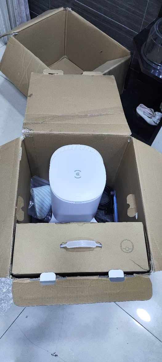 Ecovacs n8 plus
مكنسة روبوت من ايكوفاكس 
كنس ومسح 
محطة تفريغ تلقائي للغبار مع كيس غبار بسعة 2.5 لتر
نظام المسح OZMO™ بأربعة مستويات رطوبة لتلبية الاحتياجات المختلفة
تقنية رسم الخرائط بالليزر الذكية بتقنية dToF مع رسم خرائط متعددة الطوابق
أرضيات متعددة الأنواع قابلة للتنظيف: البلاط، والرخام، والأرضيات الخشبية، والسجاد
تطبيق ايكوفاكس الممتاز
مثالية لتلبية احتياجاتك اليومية في التنظيف، ولا حاجة لإخراج القمامة بشكل متك

عرض خاص 
على اول تم 250 الف
ضمان الفحص شهر كامل 
متوفر جميع ملحقات الروبوت وصيانة مجانيه

تنظيف موثوق به في أي وقت وفي أي مكان
روبوت تنظيف أرضيات مزود بتقنية رسم خرائط وملاحة دقيقة (TrueMapping 1.0)، وخزان مياه OZMO™، وقوة شفط عالية، ومحطة تفريغ تلقائي. يتميز خزان المياه بسعة كبيرة تكفي لتنظيف مساحات واسعة، مما يغنيك عن إيقاف عملية التنظيف لإعادة تعبئته باستمرار.

يقوم بتفريغ حاوية الغبار تلقائيًا
يمكنك الاستمتاع بمنزل نظيف لأسابيع.

تبلغ سعة كيس الغبار الذي يُستخدم لمرة واحدة 2.5 لتر
صُنعت أكياس الغبار القابلة للاستخدام لمرة واحدة من مواد طبيعية وصديقة للبيئة، وهي سهلة التركيب والاستبدال.تتسع هذه الأكياس، بسعة 2.5 لتر، للغبار وشعر الحيوانات الأليفة لمدة تصل إلى 30 يومًا.وبذلك، لم تعد هناك حاجة لتنظيف حاوية الغبار بشكل متكرر، مما يسمح للمكنسة الكهربائية الروبوتية بتنظيف الأرضيات لعدة أسابيع دون الحاجة إلى صيانة.

التحكم في التطبيق
يمكن التحكم بمحطة التفريغ التلقائي بذكاء عبر تطبيق ECOVACS Home. كما يمكنك، عند الحاجة، تعطيل خاصية التفريغ التلقائي لكيس الغبار في أي وقت.بالإضافة إلى ذلك، يُعلمك جهاز DEEBOT برسالة صوتية عند بدء تشغيل محطة التفريغ التلقائي.

تقنية TrueMapping
تخطيط دقيق لمسار التنظيف.

مستشعرات ليزر dToF
تقنية المسح الليزري بتقنية زمن الرحلة المباشر (dToF) هي تقنية كشف تُستخدم في صناعة الطيران والفضاء.تُمكّن هذه التقنية الروبوت DEEBOT N8+ من مسح محيطه ورسم خرائطه بسرعة ودقة أكبر، وتخطيط مسار تنظيف فعال.وتستفيد المنازل الكبيرة بشكل خاص من هذا الأداء المُحسّن ورسم الخرائط التفصيلية لتنظيف المنزل.

نظام ثوري للحفاظ على الضغط
بفضل المواد والتصميم المبتكرين لقناة الشفط، يعمل نظام الحفاظ على الضغط الثوري على تحسين كفاءة المكنسة الكهربائية الروبوتية، موفراً قوة شفط عالية مع الحفاظ على هدوء ملحوظ أثناء التشغيل.وقد أمكن زيادة قوة الشفط إلى 2300 باسكال، وتحسين أداء التنظيف بنسبة 53%*.

التنظيف بالمكنسة الكهربائية والمسح في خطوة واحدة
بفضل نظام المسح OZMO™، يستطيع جهاز DEEBOT N8+ التنظيف بالمكنسة الكهربائية والمسح في آنٍ واحد. تتيح لك هذه التقنية المبتكرة ضبط أربعة مستويات للرطوبة لتناسب مختلف الاحتياجات وأنواع الأرضيات، مثل الأرضيات الخشبية أو البلاط أو الأرضيات المصنوعة من اللامينيت، وذلك بسهولة عبر التطبيق.

رسم خرائط لعدة مستويات
يقوم الروبوت بمسح عدة خرائط وتخزين ما يصل إلى اثنتين. ويُعدّل عملية التنظيف وفقًا لذلك، بمجرد أن يكتشف الخريطة التي يعمل عليها.بالطبع، يمكنك أيضًا ببساطة تحديد الغرف التي ترغب في أن يقوم الروبوت بتنظيفها في كل طابق.

الحدود الافتراضية™
استمتع بلحظات من الهدوء بينما يتولى روبوت التنظيف DEEBOT مهمة تنظيف الأرضيات، وذلك من خلال رسم حدود افتراضية يأخذها الروبوت في الحسبان.تتيح لك خاصية Virtual Boundary™ استخدام تطبيق ECOVACS Home لتحديد المناطق التي يجب على الروبوت تجنبها.


**إذا كنت صاحب هذا الإعلان وتريد حذفه لأي سبب، رجاءا أرسل رسالة إلى الدعم الفني**