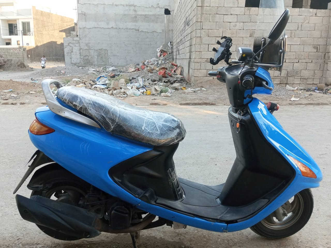 السلام عليكم دراجة فورتي للبيع دراجة نظيفة السعر 350 وبيه مجال مكاني تحرير او بهرز اتصال ***********
