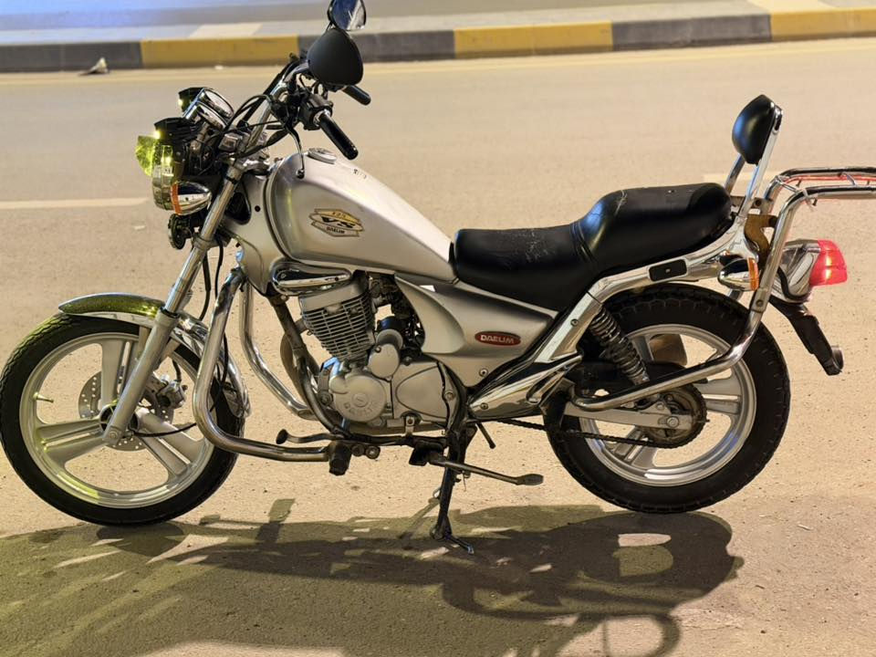 سلام عليكم دايلم للبيع نظافة كدامك محرك مكفول غير مفتوح لاتنقيص ولا تبخير نهائيا بي مشكلة بلكير عته بلنمره الثالثه فقط رايده ب650 وبي مجال الشراي يتصل ***********
