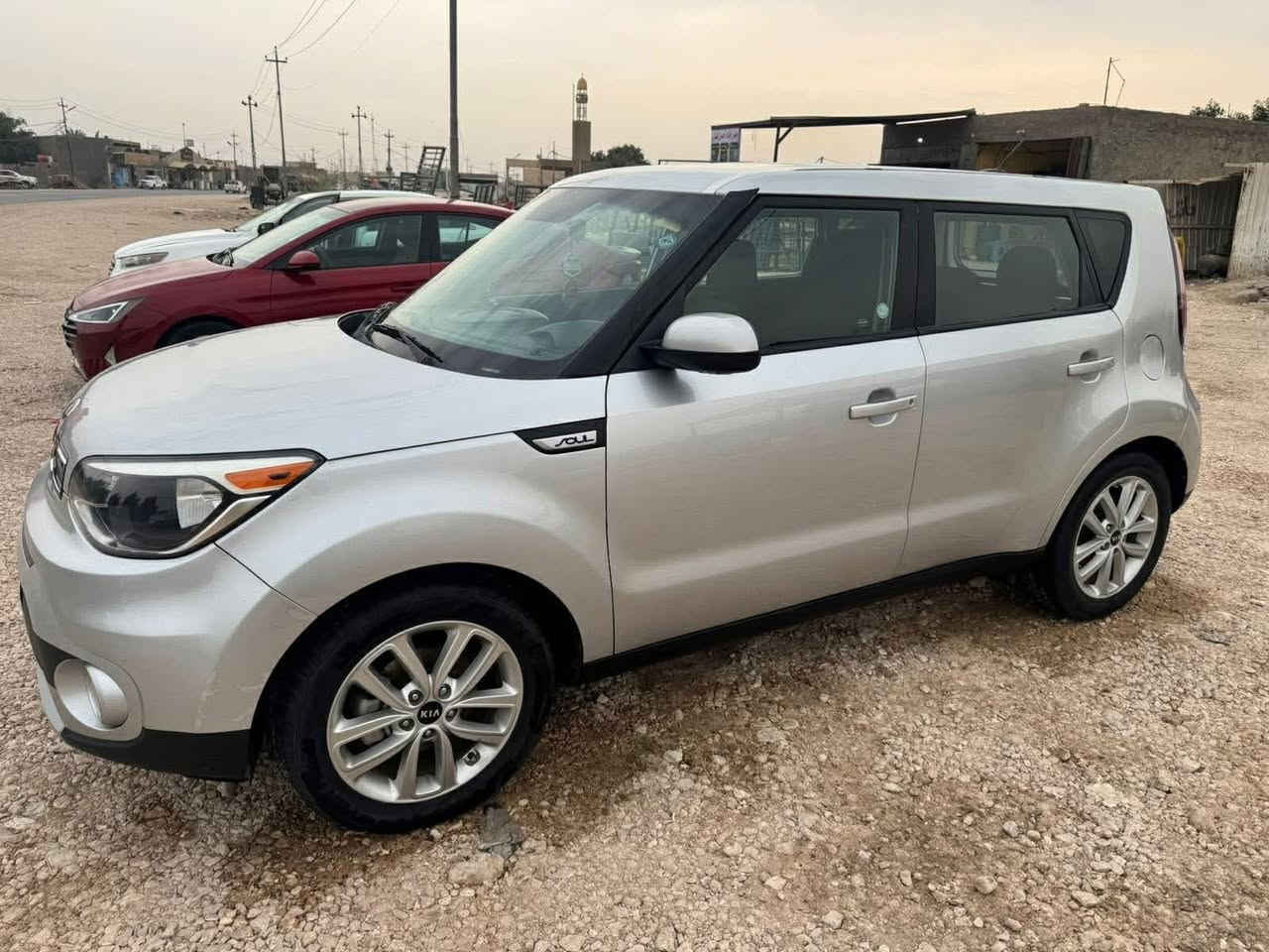 كيا صول 2019 محرك 2000

وارد امريكي الحادث موضح بالصورة
صبغ فقط جاملغ خلفي وباب الجنطة بدون ايرباك  
ماشية 60,000 ميل
السيارة نظيفة جدا وجاهزة من كلشي تبريد وتخم تايرات جديد وحدادية كله جاهز . 
رقم سليمانية سنوية بأسمي تحويل مباشر 
تحكمات ستيرن 
شاشة كبيرة 
كامرة 
كلشي بيها شغال 
السعر 125 ورقة وبيها مجال 
المكان بغداد / الغزالية 
رقم هاتف ***********
