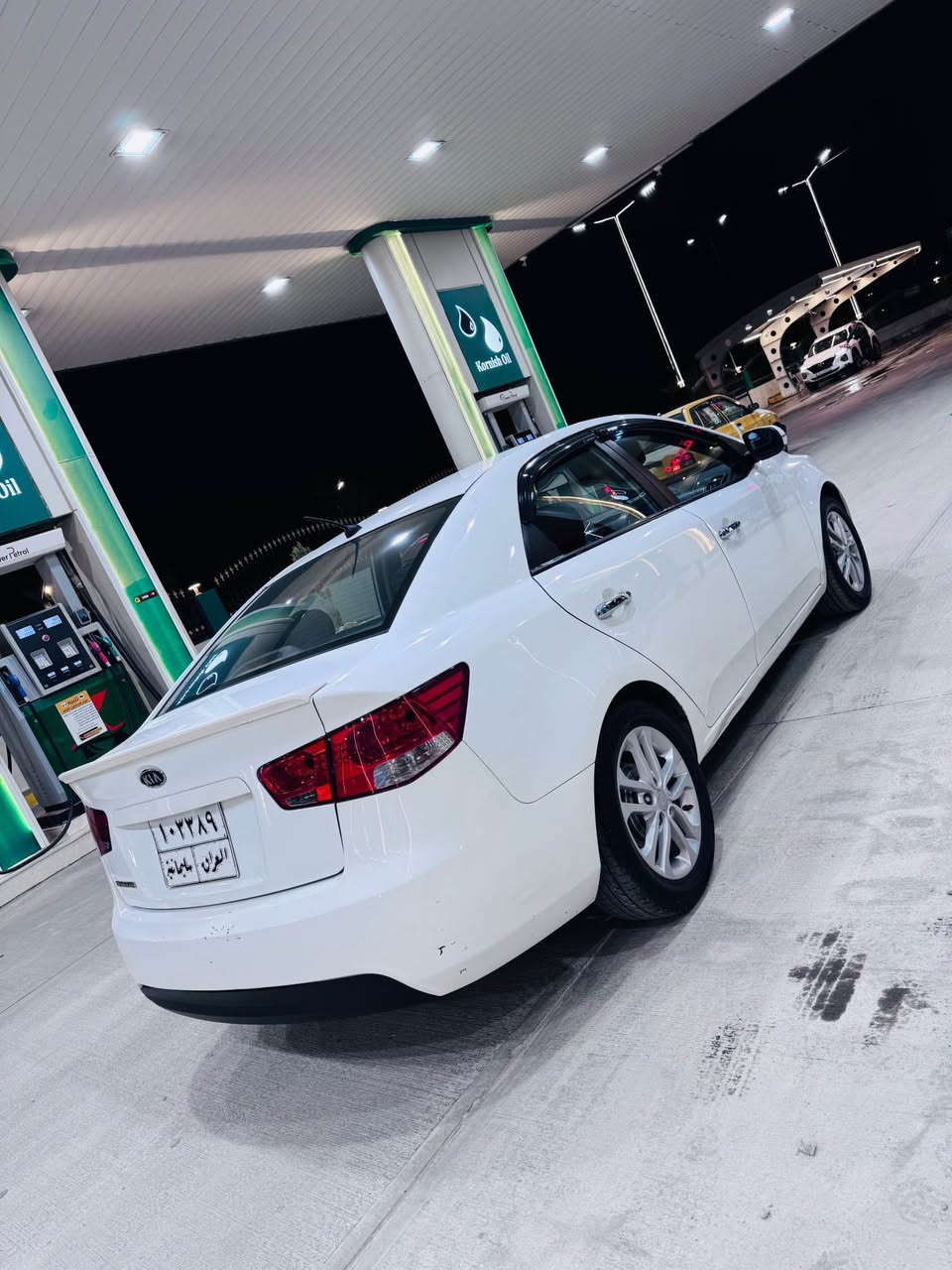 السلام عليكم 
كيا سيراتو 2011 خليجي مكينه 1600 دوش
نص جامرلغ صبغ فقط بدون ايرباك بدون دواخل 
كير مكينه شرط ممفتوح ولا صرف ولا بخار اسبانه ممضروب ماشيه 127 km 
تحكمات سترين 
مرايات شفط 
نظام Abs 
‏كير طياره 6 نمر 
داخل احمر لونين 
ويل 16 كروم بلادي 
تخم تايرات جدد 
صدر امامي خلفي جديد ترايها صفر 
السياره احلى من الصور ومناقصها برغي
السعر 109 
مكاني كركوك 
رقمي *********** كركوك, العراق
