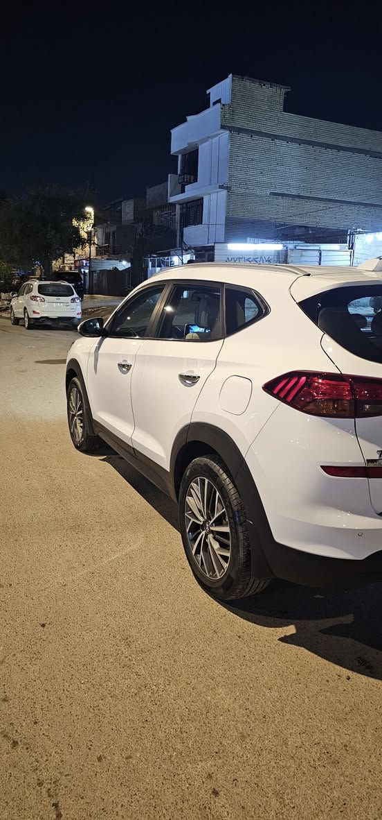 السلام عليكم توسان خليجي موديل 2020 رقم النكليزي القادسه بسمي بيه صبغ جاملغ وتكمه والكصه محدده الك قماره وبنيد مبدل بلادي بدون دواخل باقي السياره مكفوله ماشه 87 العنوان بغداد الكاظميه جكوك السعر 155 وبيه مجال بصيط *********** غير متواجد ع فيس
