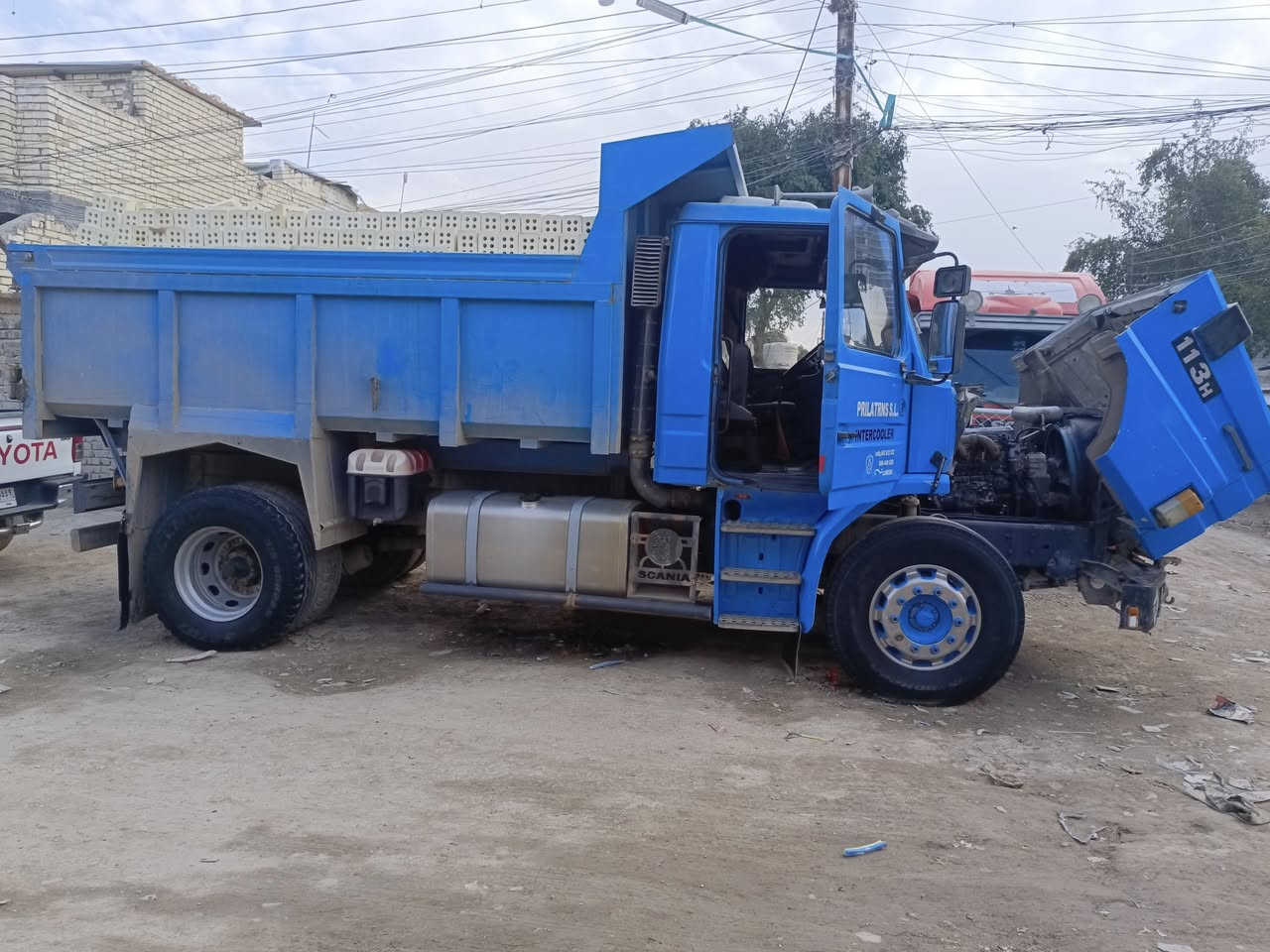 سلام عليكم سكانية البيع مديل 82 محدثة 113 مكينة 12 ونص لا صرف ولا بخار سيارة تخم تاير كير 5ب5 شاصي مكفول تحويل ثاني يوم رقم  بغداد سنوية مجددة ال 2027  الاستفسار أكثر تصال على رقم ***********
