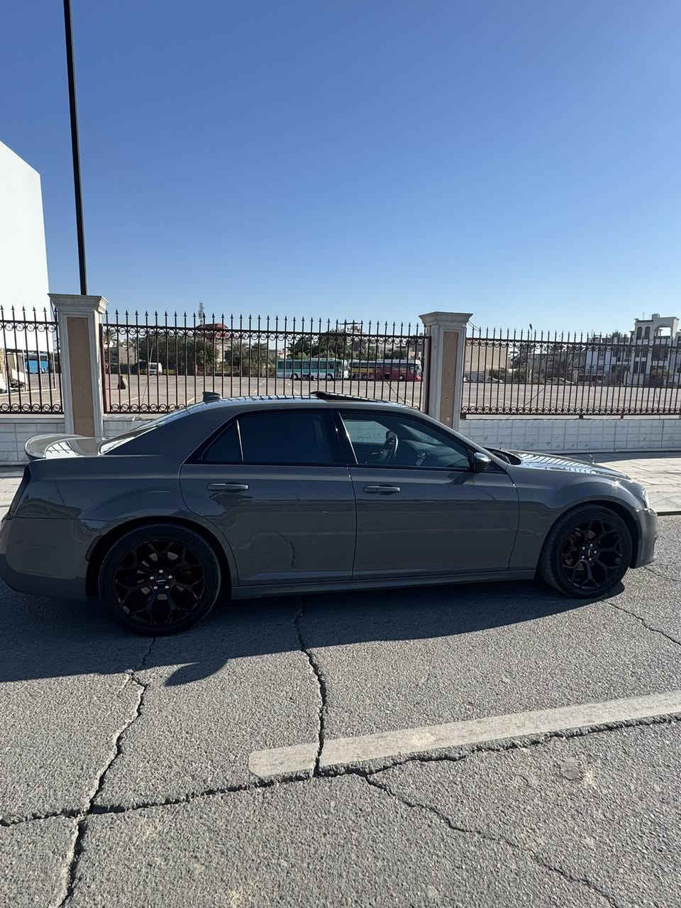 السلام عليكم 
كرايسلر اوباما 2018 
موصفات S 
كلين تايتل 
ماشيه 89 ميل
مواصفات : 
بانوراما 
كشنات جلد حضن 
تدفئه كشنات 
الكشنات الامامي كهرباء
جام اوتو 
سستم صوت بيتس
شاشه كار بلي
شفتات ستيرن الخ…
مكاني بغداد 
رقم اربيل 
السعر 285 وبيها مجال 
***********
