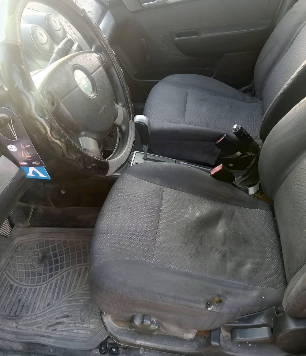 السلام عليكم افيو 2010 مصبوغه عام صبغهه شويه تعبان يراد بوليش عارضهه ب 40 بيهه خربطه نوزلات او بلكات مااعرف مافحصت طايحه ٣ أوراق بالوجه مال تصليح وترتيب يعني قفل ٣٧ العنوان بغداد حي الجهاد (🔵وارد أمريكي السياره 🔵) 