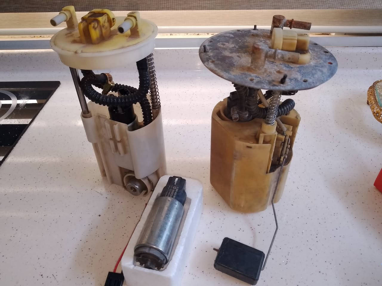 السلام عليكم قاعدة بانزين كاملة مال طيبة شغالة للبيع مناسبة الاتصال على هذة الرقم ***********
