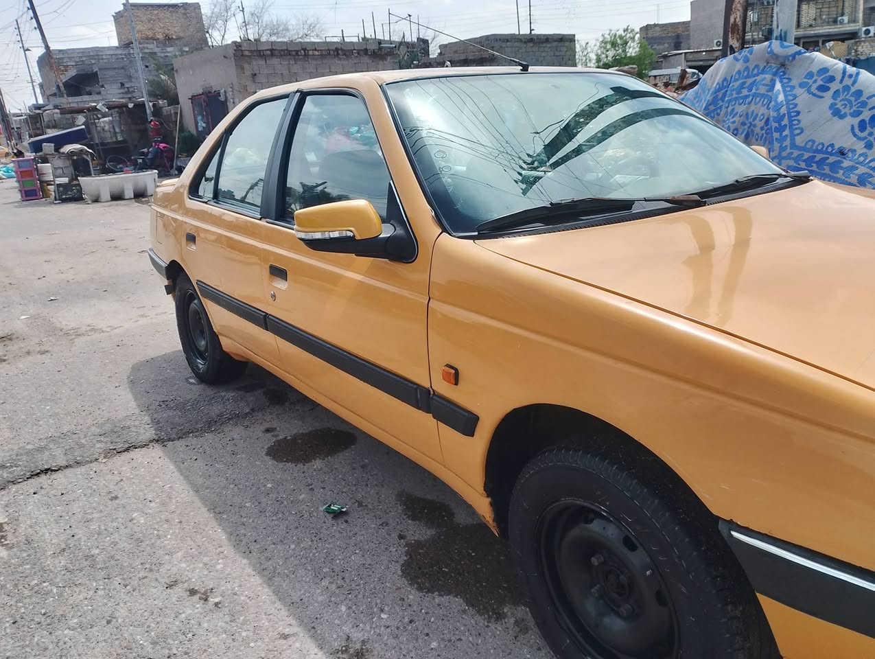 سلام عليكم بيجو لميس 2015سياره بيه بخشم جاملغ  بارد وبين باب سايق وجاملغ بارد سياره خير من الله مصفره هيئه وغرمات وهزه جديده بيه واتساب ***********بغداد حي اور
