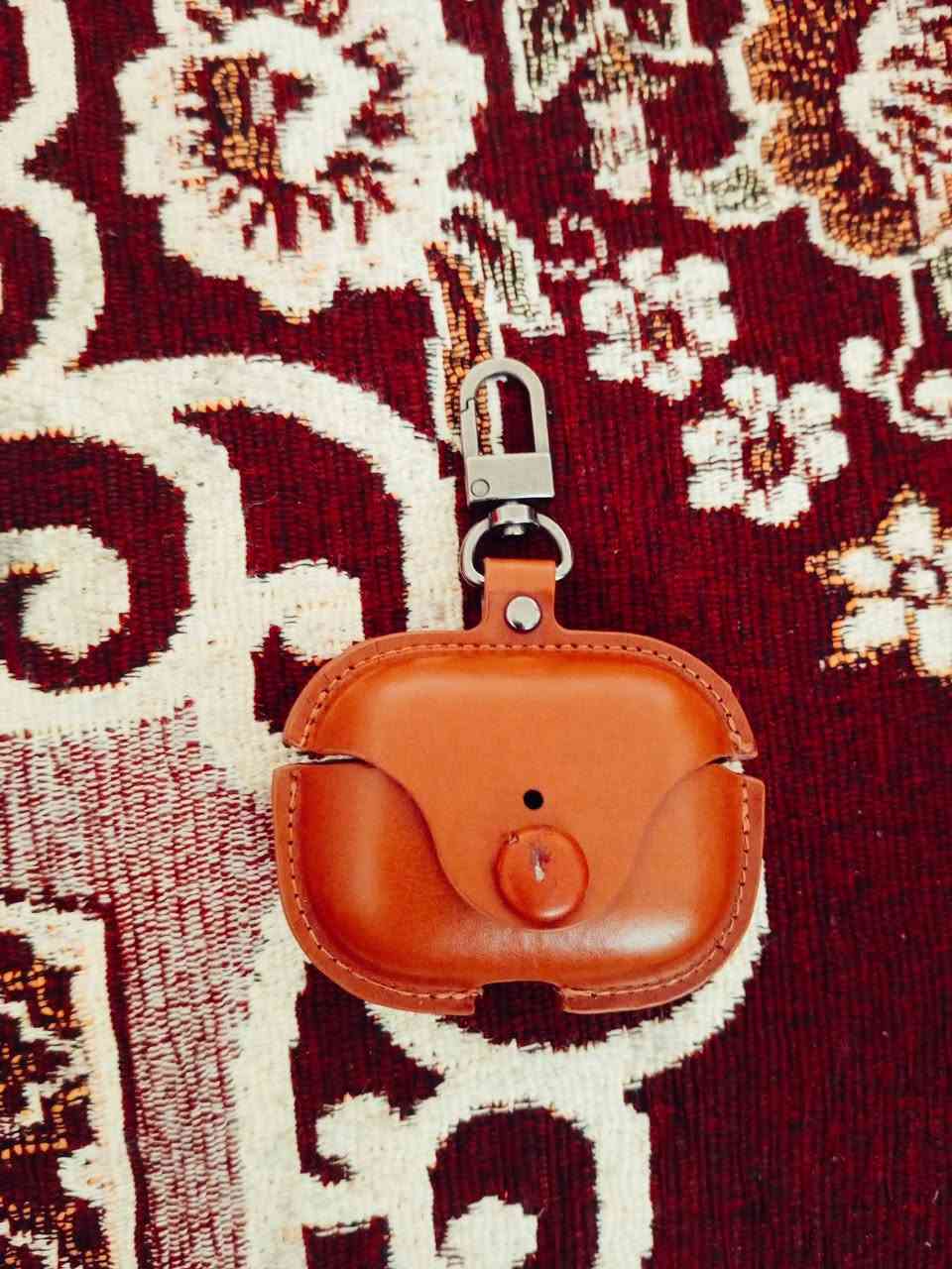 ايربود ابل للبيع سعرة 75 وبي مجال انت تجي تاخذه للستفسار هذا الرقم*********** بي واتساي
