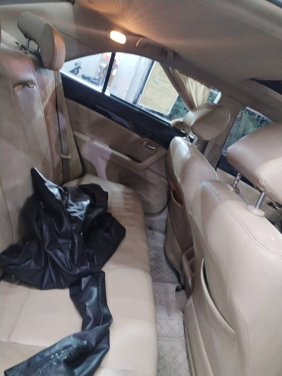 السلام عليكم
اقرة زين قبل لاتخابر 
جيلي ايمكراند ec8
محرك كاميري ٢٤٠٠ 
٢٠١٣
كاميرات ٣٦٠ + شاشه تاب
اشاير ترحيب بالمري
مري شفط
دخول ذكي
ثلاجه
فتحه
غرفه بعدها جديده وكلش نضيفه 
مفوله مواصفات
حلوه وبعدها كفاله بدون اي تعمير او خياس

تاخذها تحول خلال اسبوع شرط
تعبر الأسبوع تنحجز بدون زعل 

ماشيه ٨٥ الف
سياره بيت وما متعوبه
تجي تشوف بعينك تكلب وتشوف 
***********
***********
واتساب
