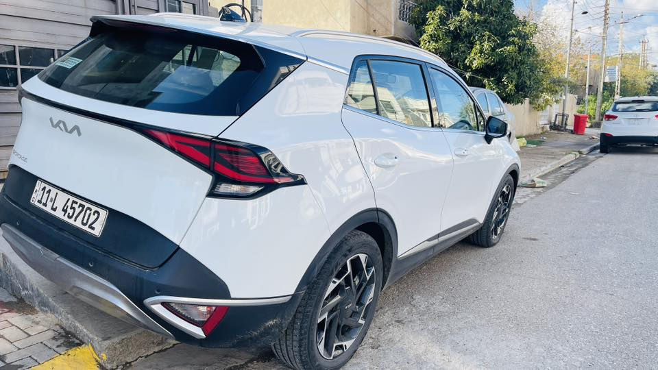 🚗 للبيع: كيا سبورتج 2024 – وارد خليجي ضمان الدولية 
📍 مكان السيارة: بغداد – حي الجهاد / اطباء 
📞 للتواصل.  *********** 
📊 المسافة المقطوعة: 31 كم
🛠️ المحرك: 4 سلندر 2000cc

⚙️ المواصفات:
• فول مواصفات عدا فتحة السقف
• بصمة تشغيل + تشغيل عن بعد
• مقاعد أمامية كهرباء مع تدفئة
• شحن تايب C بالكشنات + شحن وايرلس
• شاشة كبيرة
• كاميرا خلفية
• حساسات أمامية وخلفية
• تبريد قطعتين
• درايف مود – أوتو هولد – نظام منحدرات
• هاند بريك بصمة
• مرايا كهربائية

📌 تفاصيل إضافية:
• رقم السيارة بغداد الدولي الجديد
• باسم المالك – تحويل مباشر
