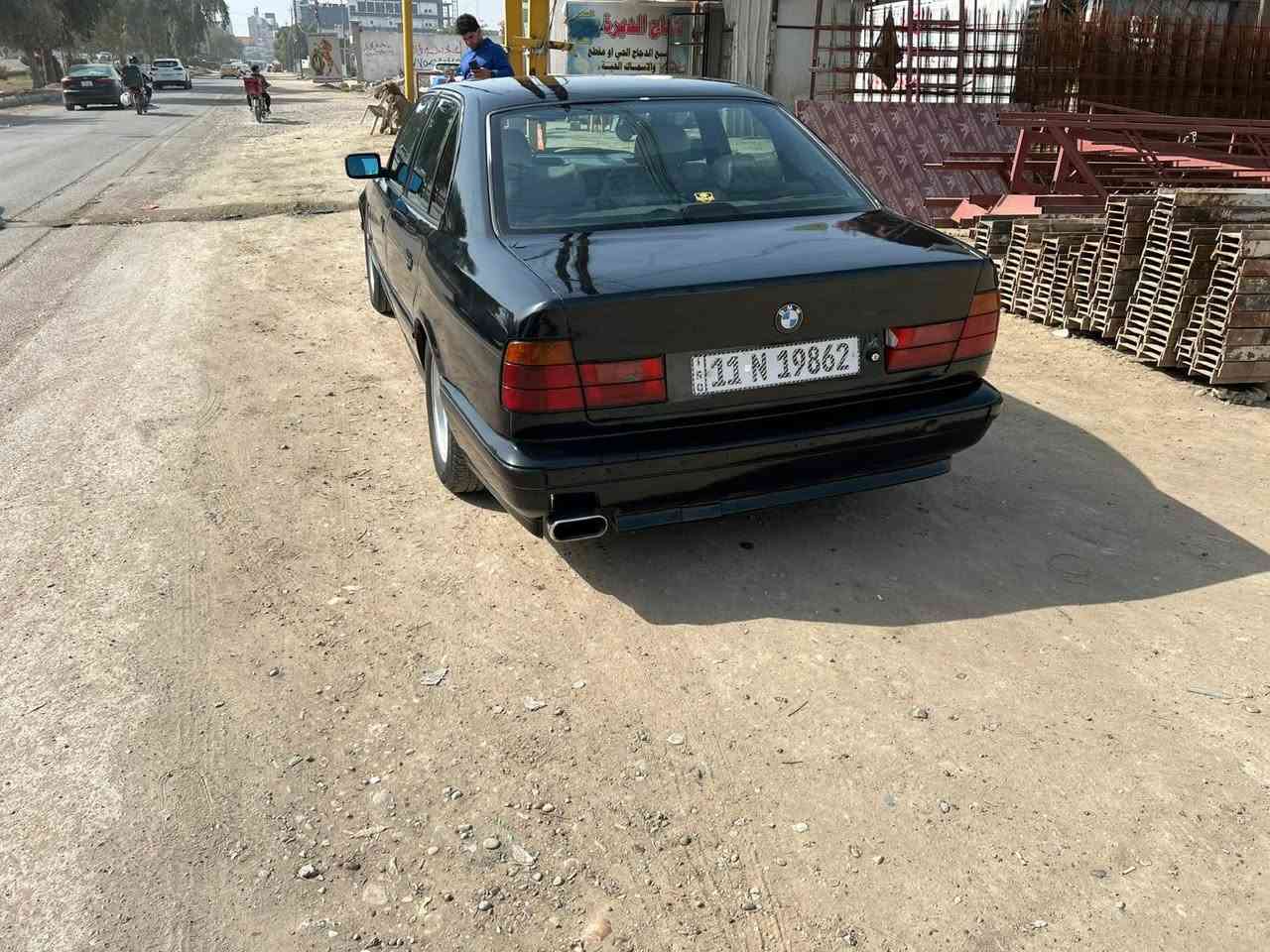 سلام عليكم
للبيع بي ام 525 مسكر
كير اوتماتيك 
المكينة بيهة خيط تبخير بدون تنقيص
رقم بغداد الدولي تحويل مباشر
السيارة جديدة كارتون
دواخل جلد فتحة
تبريد ثلج
حدادية جديدة 
تخم تاير جديد
كهربائيات كلها شغالة
السعر 60 ورقة وبيهة مجال
مكان السيارة البصرة قضاء الزبير
الاتصال
***********
