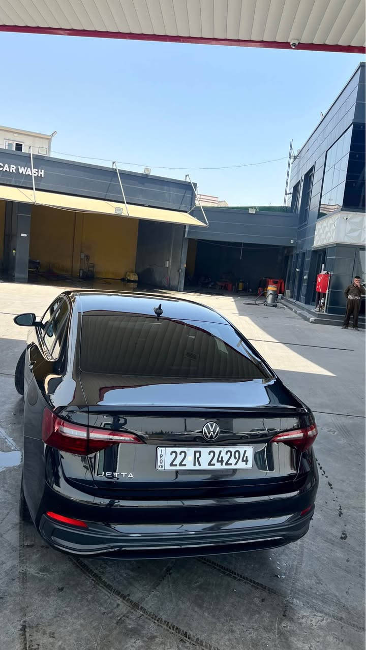 VW Jetta مۆدیل 2023 مواسەفات S
سەیارەکی پاک و خاوێنە رەنگی رەش ، وێنەی حادیسەکەم داناوە تەنها نیو بۆنیت سبغ بێ ژۆری بێ ئیرباگ لایتی پیشی بیلادی رادیتە بیلادی ، دەحامی پێشەوەی کرایتە SEL حیسابی کلینی لۆ بکە ، تەنها نیو بۆنیت سبغ ، قۆپی لە قەلبی نیە ، شوختی نـیە ، تازە رەقەم کراوە ، غرامەی لەسەر نیە ، هەموو گیـانی بەشەرت ، نرخی زۆر گونجاوە ،         ژمارە تەلوفۆن *********** أربيل, العراق
