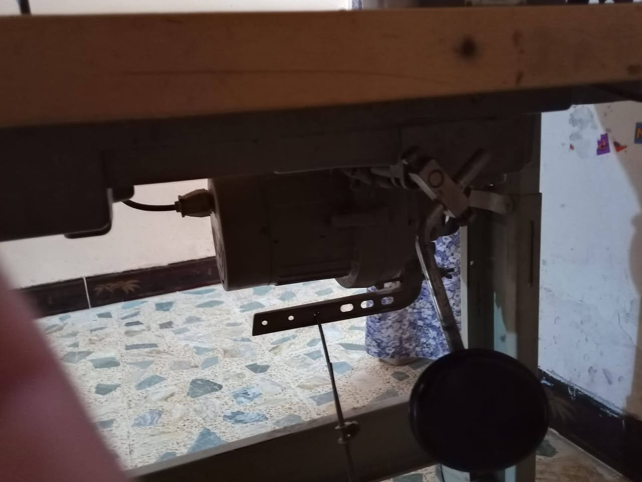 مكينه خياطه صناعيه جاكي مثل ماموضحهه بل صور للاستفسار الاتصال على الرقم ***********  سعر  250الف

