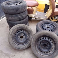 يتوفر تايرات سعر الواحد ١٥ الف الزوج ٢٥ عنواني بغداد حي القاهرة ٠٧٧٠٣٦...