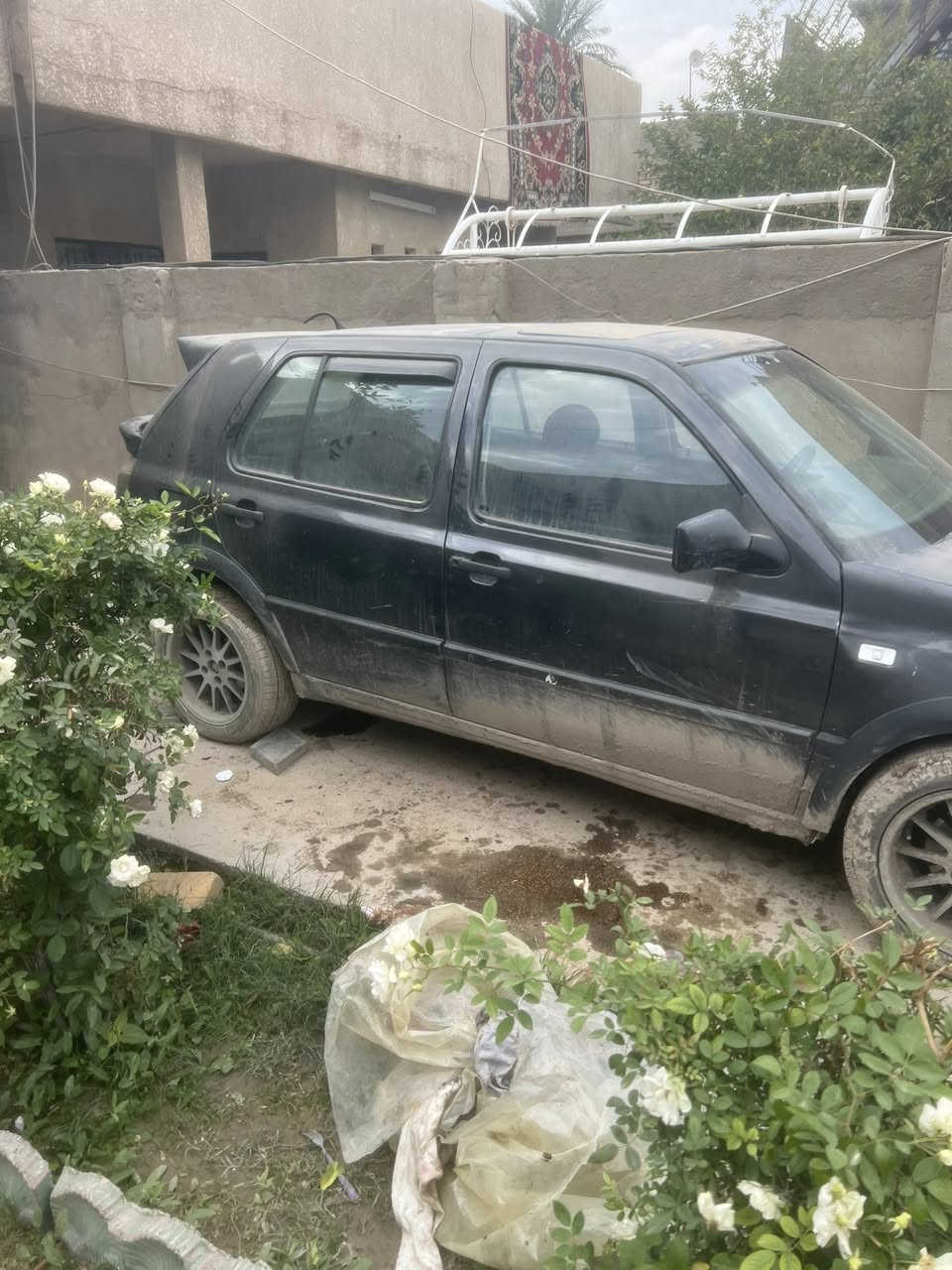 سلام عليكم  كولف نفخ  موديل ٩٣  محرك جديد تبريد جيد كشر  دعچ ة بالباب خلف السايق  ببها مشكلة كير مينمر اببعلك كيير كايم  قفلها ٣٠ مكانها غزالية  ٠***********
