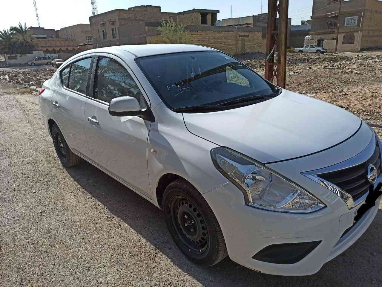 السلام عليكم 
نيسان صني هندي موديل 23 خليجي 
ماشيه 40الف بيه ضربة بالجنطة خفيفة وصبغ جاملغات الخلفية توحيد لون مع جنطه السعر 112وبيه مجال قليل رقمه مثنى للتواصل ***********///***********
