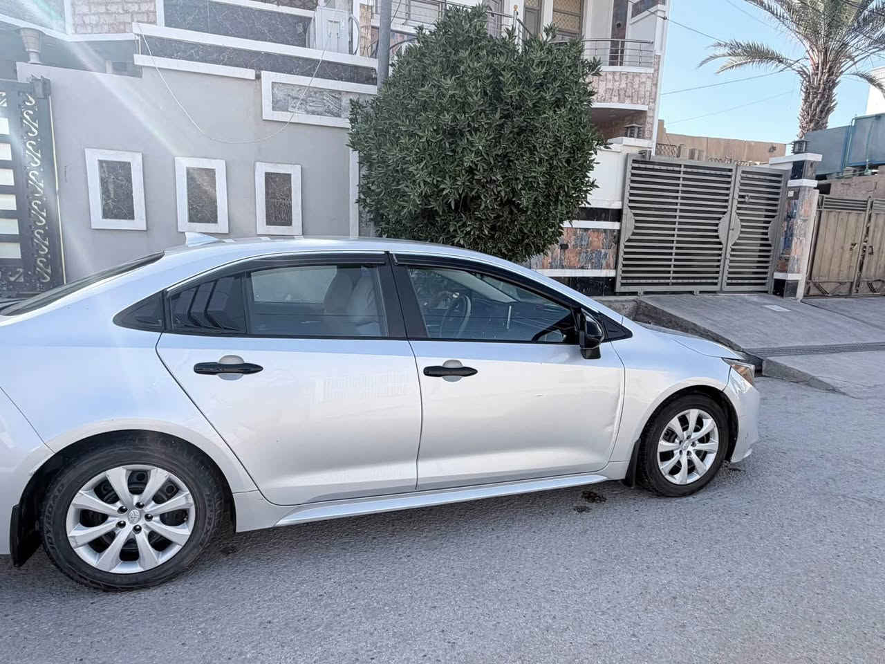 للبيع كورلا معوقين باقيلها سنه وتصير حره  موديل 2021امريكي فئة LE حادث سرقه جاملغ امامي فقط تبديل او ربع البنيد صبغ بدون دواخل
بدون ايرباك فقط جاملغ مكينة 1800 سيارة جديدة بمعنة الكلمة اللون رصاصي مواصفات السيارة فول تحكم ستيرين رادار امامي تحديد مسار / قيادة آلية / كروز سرعة / شاشة ابل كار بلي تحكم تبريد بيانو / سايد بريك بصمة/ اوتو هولد /
 تايرات جدد صدر امامي خلفي جديد بعدة على وضع الشركة 
للأستفسار اكثر 
***********

