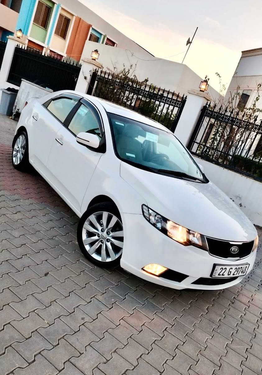 السلام عليكم للبيع نقد فقط 
كيا سيراتو 2012 خليجي فول مواصفات 1/1
بسعر مناسب 100$ 
محرك 1600 دوش بدون عيب 
⬅️جاملغ السكن مبدل بلادي شركة بدون صبغ وبيها ربع الباب صبغ فقط وبيها بارد مكانين والباقي مكفول شرط للفحص 
رقم اربيل دولي سنوية جديد رقم جديد شرط التحويل 
كير/محرك/صدر/تخم تاير/ تبريد ثلج/جاهزة 
العنوان:صلاح الدين/تكريت/القادسية 
السعر 100$ 
للأستفسار....
0770 055 5080
