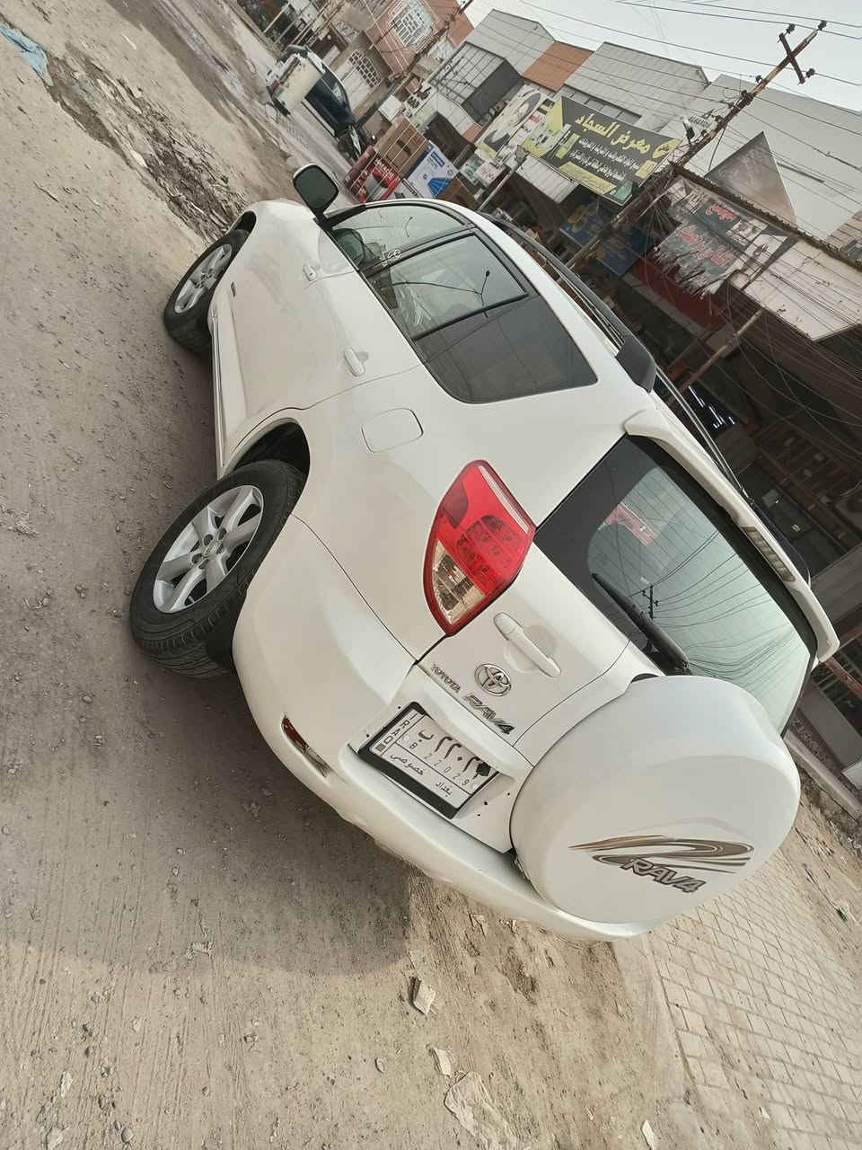 السلام عليكم للبيع سياره راف فور محرك سته اسلنتر موديل 2007 وارد امريكي مصبوغه عام الجماليه العنوان بغداد السعر 85 ورقة 
الاستفسار ***********
