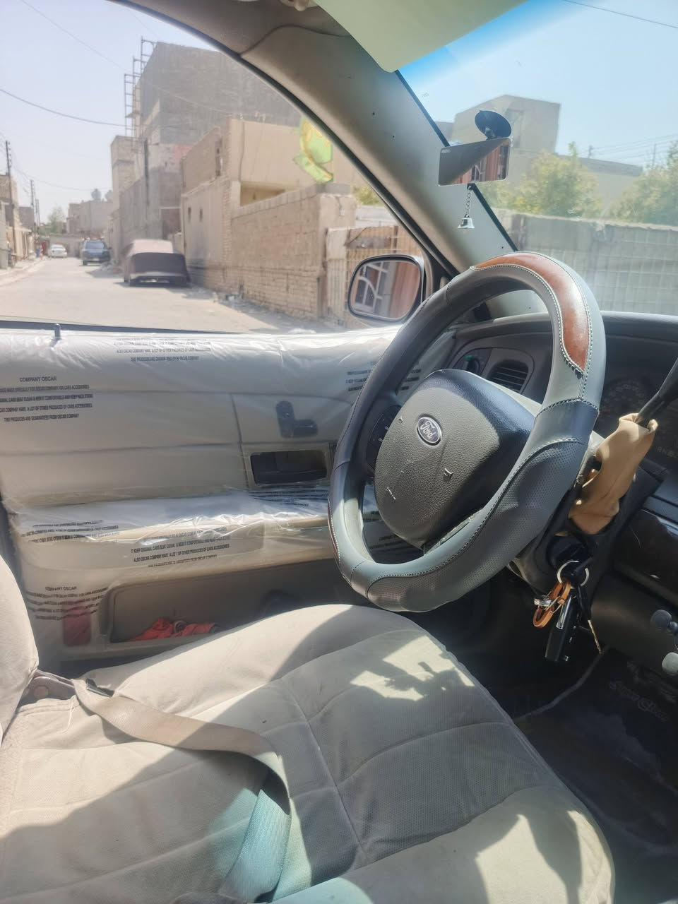 للبيع فورد فكتوريا ٢٠٠٧ متعوب عليهه مال مزاد كامله من كلشي مكان بغداد السعر ٤٥ ***********
