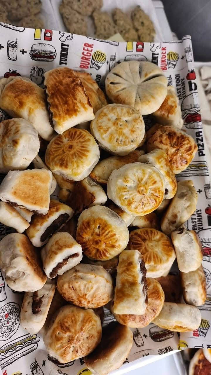 كليجه بانواعه ❤️‍🔥😍
حاره🔥وهشه😋وطعمها لايقاوم😍

كليجة ام التمر 
كليجه ام الحلقوم
كليجه جوز الهند
كليجه السمسم 
كليجه مشكل 
كليجه مشكل 
كليجه جوز 

ماعليك غير بس تدخل وتطلب واحنه نوصلها🚕 الباب بيتك🏡

توجد خدمة توصيل 
للحجز يرجى مراسلة الصفحة


**إذا كنت صاحب هذا الإعلان وتريد حذفه لأي سبب، رجاءا أرسل رسالة إلى الدعم الفني**