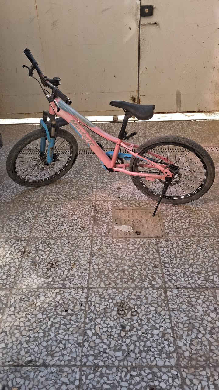 السلام عليكم بايسكل للبيع
متروك جان الله يشهد اخذته 110 الف وهسه اريد ابيعه كما موضح بل صوره عوزه بس كفه مال بايدان الباقي كامل بريك دسكات امام وخلفي ودبلات هيدروليك كدام عينكم ب ٦٠ الف وبي مجال راسلوني عل خاص او واتس ***********
