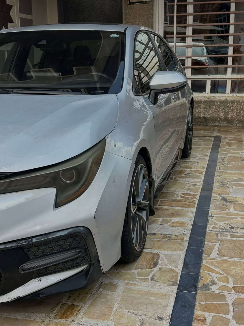 السلام عليكم 
كورلا ٢٠٢٠ 
امريكي SE فوول 
محرك 2000
يصمة 
فتحة 
شحن واير لس
كشنات تدفئة 
رادار امامي
رادار جوانب
بكلايت لد
وباقي المواصفات المعروفة
ايرباك ستيرن طاك
جاملغ ايسر صبغ و نص البنيد 
السعر ١٣٥ وبيها بسيط 
للاستفسار ***********
