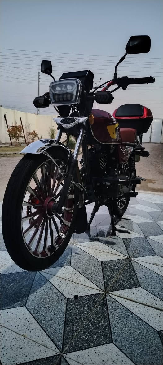 السلام عليكم دراجه سونك 2024 محرك اسود 150 دراجه مكفوله السعر 800 مكاني الفلوجة النساف ***********
