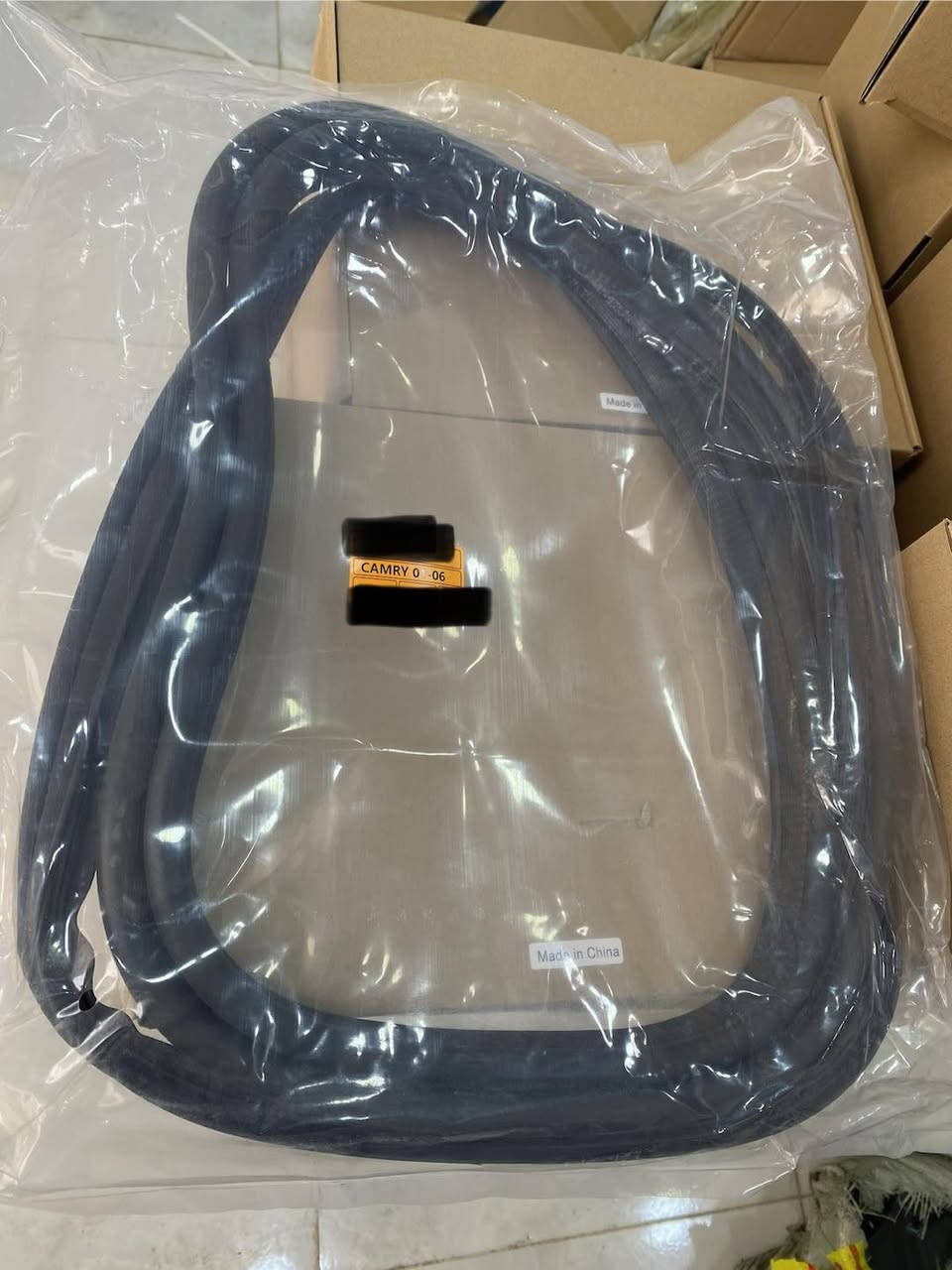 سلام عليكم ورحمة الله وبركاته

ربلة صندوق السيارة أو جلد شنطة

كامري ٢٠٠٣-٢٠٠٦

سعرها ٢٥ الف

يوجد توصيل لجميع محافظات 

للاستفسار راسل الصفحه

*********** اسياسيل 

***********واتساب

وظيفتها الأساسية:

• منع تسرب المياه: تمنع دخول مياه الأمطار أو مياه غسيل السيارة إلى داخل الصندوق (الدبّة).

• عزل الأتربة والغبار: تحافظ على نظافة الأمتعة من الغبار الخارجي.

• تقليل الضوضاء: تساهم في عزل صوت الرياح والضجيج الخارجي أثناء القيادة.

• امتصاص الصدمات: توفر طبقة مرنة عند إغلاق غطاء الصندوق لمنع ارتطام المعدن بالمعدن.
