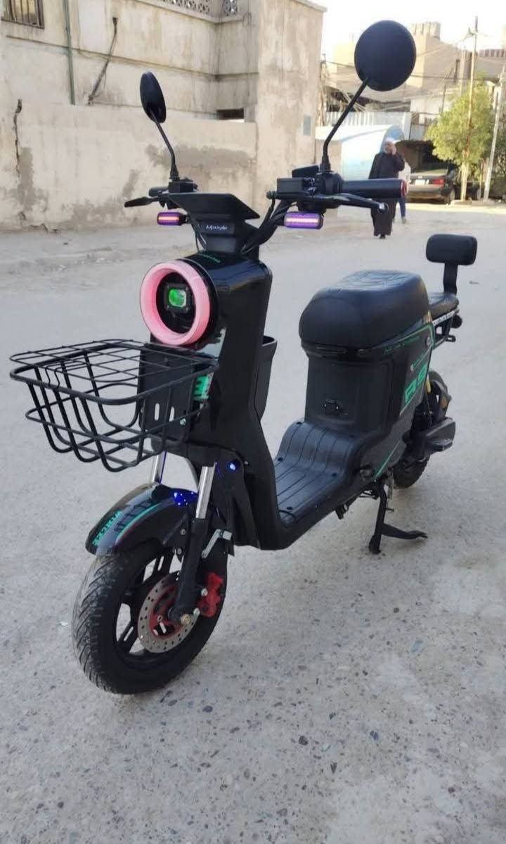 السلام عليكم دراجه R9 نضيفه وكامله لون اسود الدراجه. 5 بطاريات شركه ونلي سرعه 99
دراجه تجي بصمه تشغيل عن بعد 
وسويج كارت تشغيل NFC 
وياه شاحنه الاصليه البلاديه ودراجه تحتوي نشرات لد امامي خلفي وتحتوي على لايت زنون ثلجي ومري اصلي 

السعر 375 وبيه مجال 
العنوان بغداد الامين 
للاستفسار ***********
