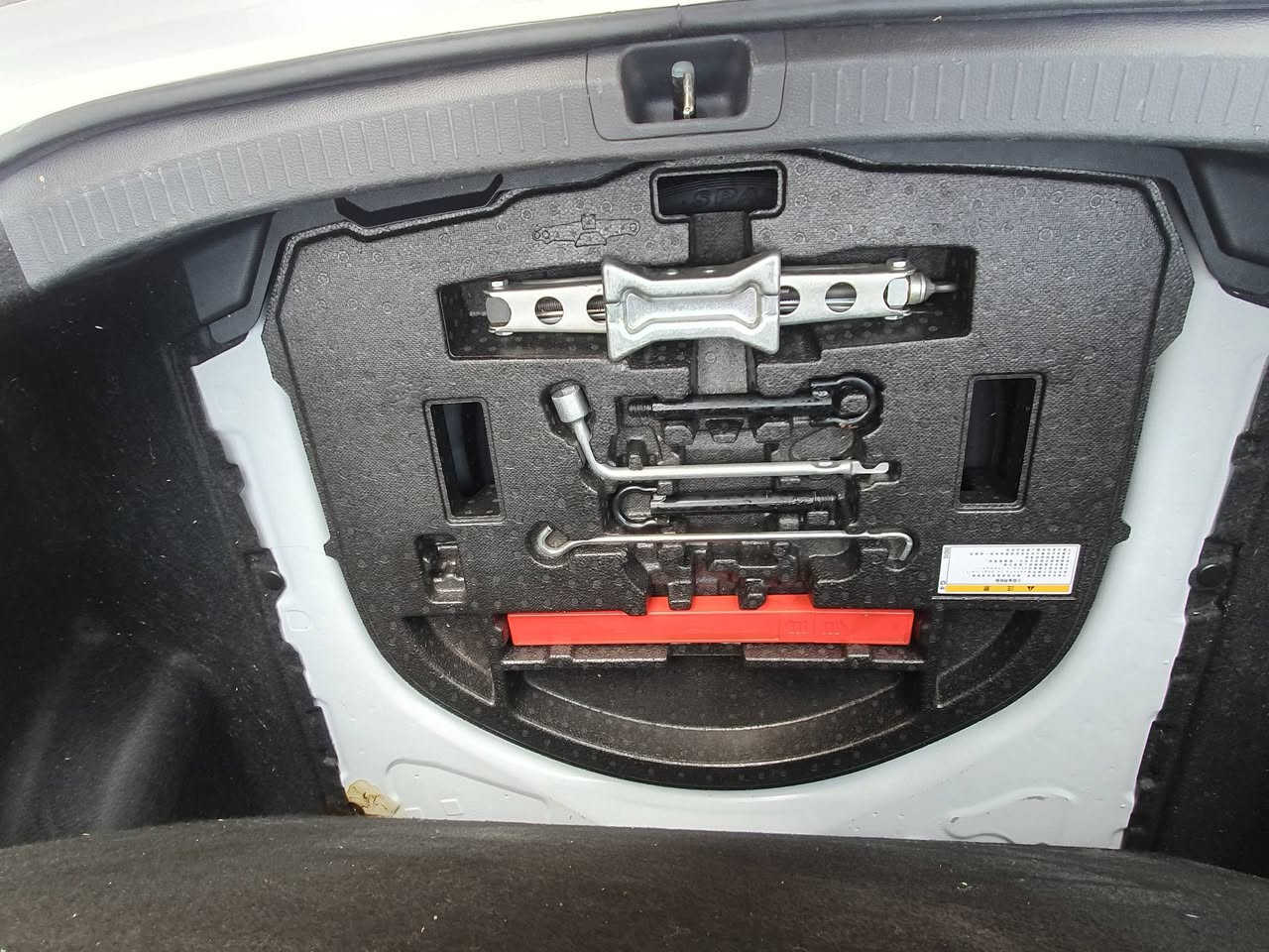 ٢٠٢٥ للبيع مكاني بغداد السيدية
بدون فتحه بدون صبغ او بارد
اكو بلبنيد مأشر،عليها رصعه بسيطه ممسويها
مسويلها عازل حراري للجام
السعر ١٥٣ ب اسمي السيارة
للاتصال ***********
