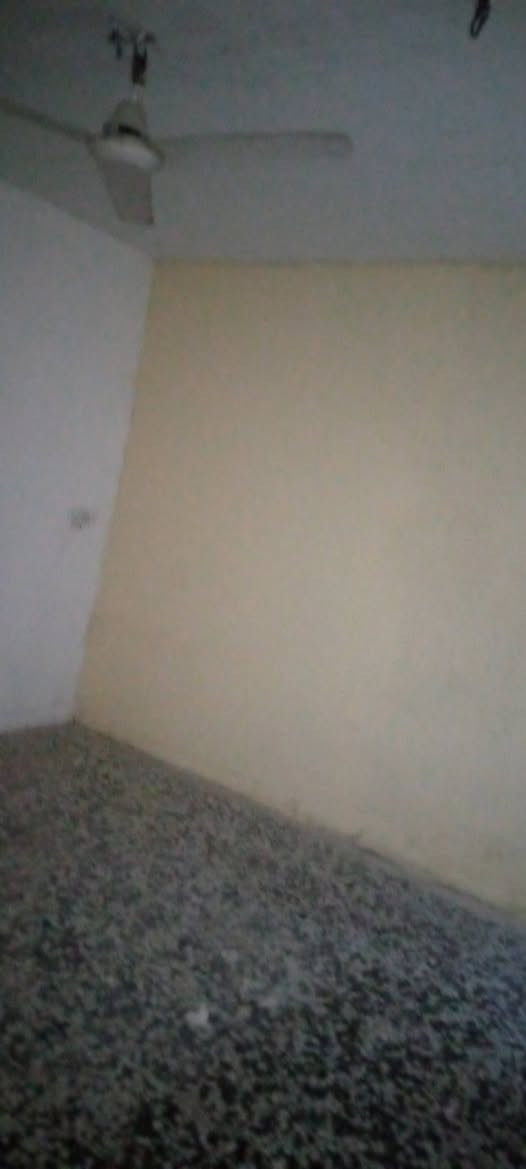 السلام عليكم دار للبيع المساحة 100متر زراعي الموقع رئاسة نهاية شارع عشرين قرب كاع ابو علي الدراجي السعر 60 وبي مجال بسيط للاستفسار متواجد واتساب ***********
