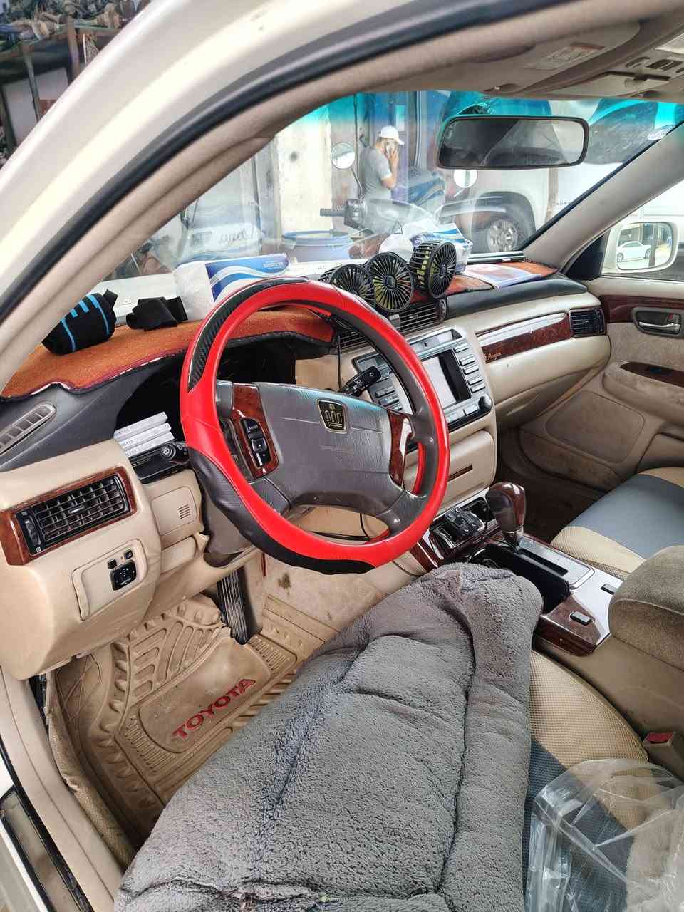يالله جنون للبيع مديل 2002 مكينه وكير كارتون مكينه 300  تبريد ثلج جام اوتو لايت زنون شاشه تاب سستم جديد سياره يجيه مالت حداد ونته قيس حديديه من طول لطول مشط جديد سياره ترايك وين ماايعجبك سنويه 27 راعيه يمي تريد وكاله هم عادي سياره متعوب عليه حته ماامقسوله رقم بصره   3تكم سياره مكان مكفوله من النقل جثه وضربه القويه بيه طخه وره بصيطه مااوصله للجاملق وبيه طخه هم كدام بصيطه كلش سعر سعر ميه 20وبيه مجال تصل وتدلل *********** المكان البصره كرنه بني منصور وحياكم الله سياره مال جناي لن سياره عد حداد
