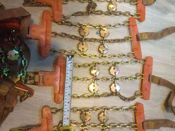 سلام عليكم
متوفر سلاسل مانع تزحلق للسيارات
القياس والابعاد داخل الصورة 
العدد 8 قطع
تواصل رقم 
***********
عنوان كركوك/ متوفر عندي توصيل كافة المحافظات
السعر للكل 75.000 د.ع
