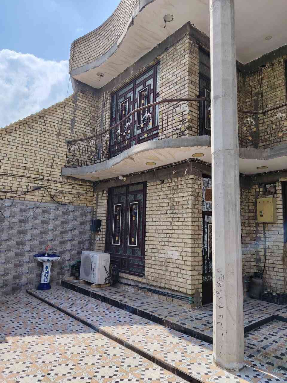 بيت لبيع مساحه 400وقطعه 150 بناء حديث ركن الاتصال ***********
