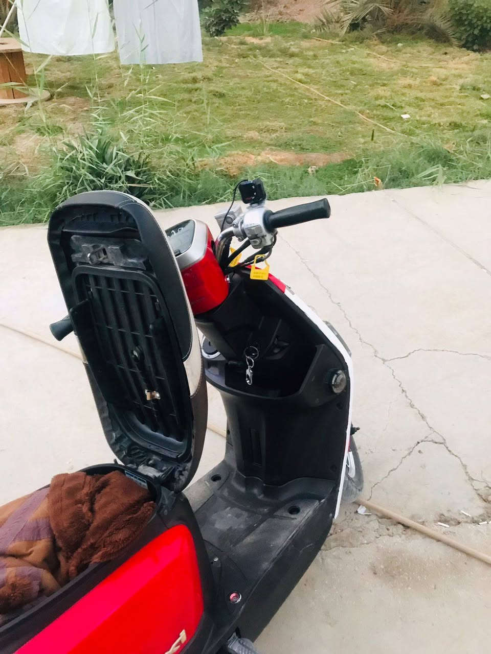 سـلآم عليكم 
درآجه مـآكس بــوليس رمـبــه
مـوديل 2012
كفآله عآمـه 
جيب فيتر وتعآل 
مـكآن بــآبــل طـليعه
*********** 
مـلآحضـه بــدون غراضه
