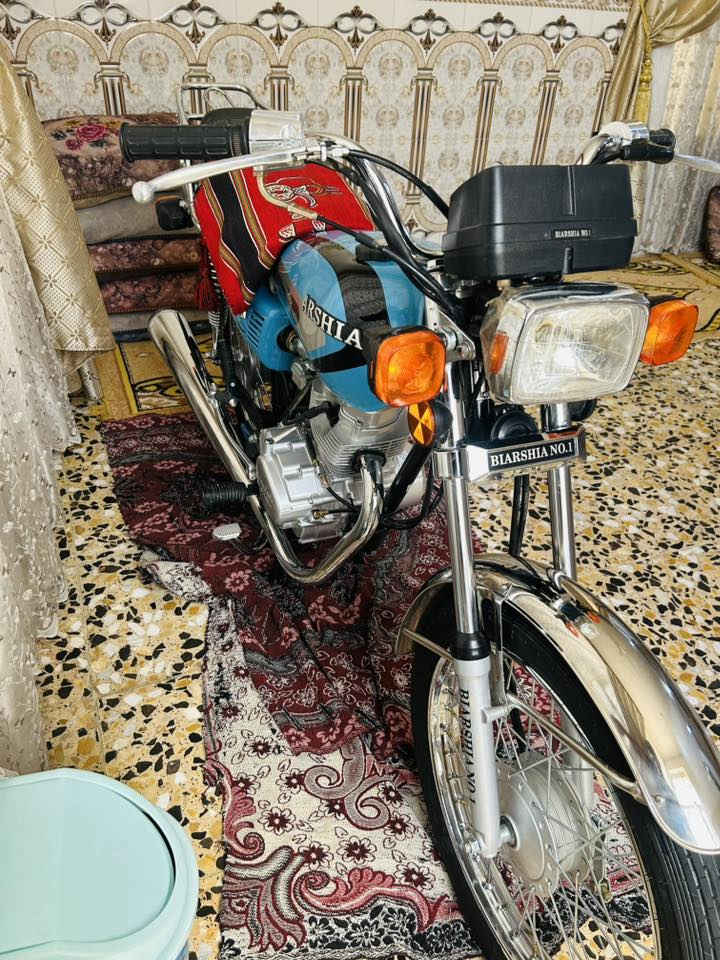 سلام عليكم شباب دراجه ارشه موديل2026لون سمائي أوراق سكنر دراجه حلوه ونضيفه وخير من الله شلعه ومعدل السعر 775وبيها مجال المكان بابل مشروع المسيب رقم الهاتف ***********
