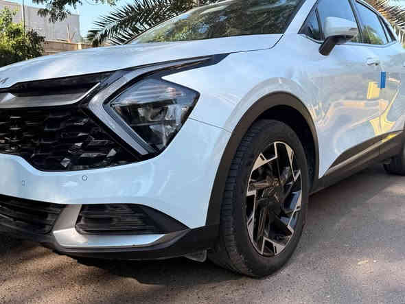 السلام عليكم للبيع 

كيا سبورتج 2023🔥🚘

رقم بغداد الجديد تحويل مباشر

شخط باب خلف السائق بدون تصليح وتبديل راجز وباقي السيارة مكفوله كفاله عامه من الدعاميه للدعاميه  كفاله 🔥

ماشيه 71 الف 🔥🔥

خليجي موديل 2023✅

سعة المحرك 2.0L✅

مرتبط بناقل حركة أوتو 6 نمر✅

كشنات كهرباء عدد 2 مع تدفئة الكشنات والمقود ✅

حساسات أمامية ✅

حساسات خلفية✅

لايت زينون + LED✅

كشافات ✅

بك لايت LED✅

حجم الاطار 235/50R19✅

ويل كب ✅

4 دسك✅

ماسحة خلفية✅

اريل نفكيتر ✅

مفتاح التشغيل بصمة نزول وصعود الجام بالريمونت✅

دشبول شاشة ✅

شاشة Apple Car play✅

كاميرا دوارة ✅

مثبت السرعة Cruise✅

المودات والأوامر الصوتية✅

أوضاع القيادة  Drive Mode✅

فحص أنظمة السيارة ✅

حساسات ضغط اطارات ✅

مقود جلد حياكة ✅

شفتات مقود✅

قطعتين تبريد✅

هاند بريك كهرباء ✅

ا ABS ✅

ا Auto Hold   أوتو هولد✅

ا ISOFIX   مثبت مقعد الطفل✅

نظام مانع الانزلاق✅

نظام نزول المنحدرات ✅

اشارة في المرايا الجانبية✅

مخرج منفذ الطاقة✅

ا  Bluetooth ✅

شاحن هاتف Wireless ✅

_______________________________________________

موقع: بغداد // 

السعر 22000 $

لاتصال والاستفسار:***********

                                          ☎️☎️      ☎️☎️ بغداد
